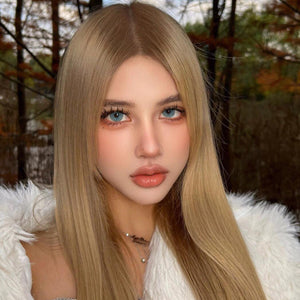 Model wearing Transform Blue Contact Lenses