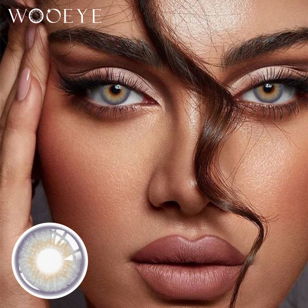 Model wearing Pola Purple Contact Lenses