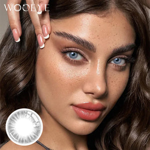 Model wearing Moon Gray I Contact Lenses