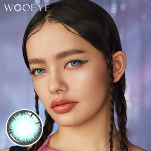 Model wearing Queen Green I Contact Lenses