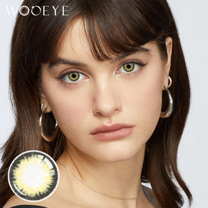 Model wearing Queen Brown I Contact Lenses