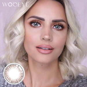 Model wearing Moon Brown I Contact Lenses