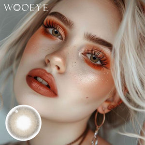 Model wearing Mystery Brown Contact Lenses