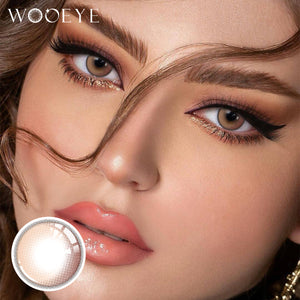 Model wearing Soul Pink Contact Lenses