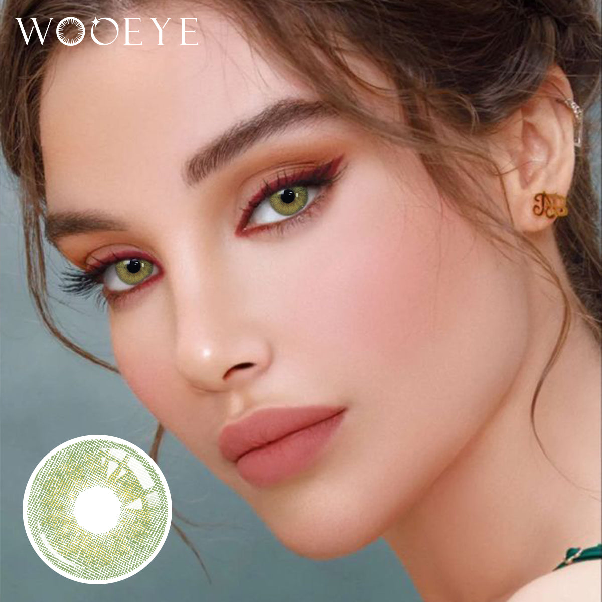 Model wearing Banshe Green Contact Lenses