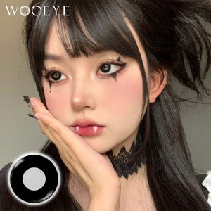 Model wearing Ring Black Contact Lenses