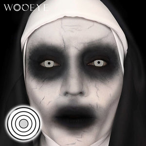 Model wearing Bat Ⅳ Contact Lenses