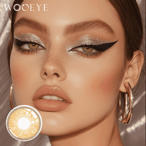 The girl's face is looking straight ahead, the upper left is the Wooeye logo, and the lower left is a close-up of the russian brown contact lens