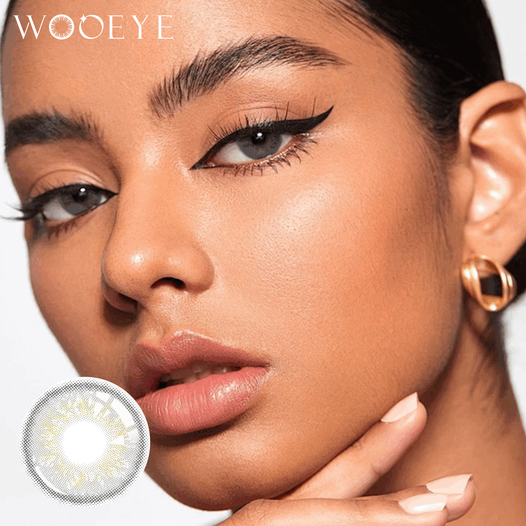 The girl's face is looking straight ahead, the upper left is the Wooeye logo, and the lower left is a close-up of the russian grey contact lens