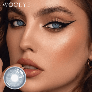 The girl's face is looking straight ahead, the upper left is the Wooeye logo, and the lower left is a close-up of the baroque biue contact lens
