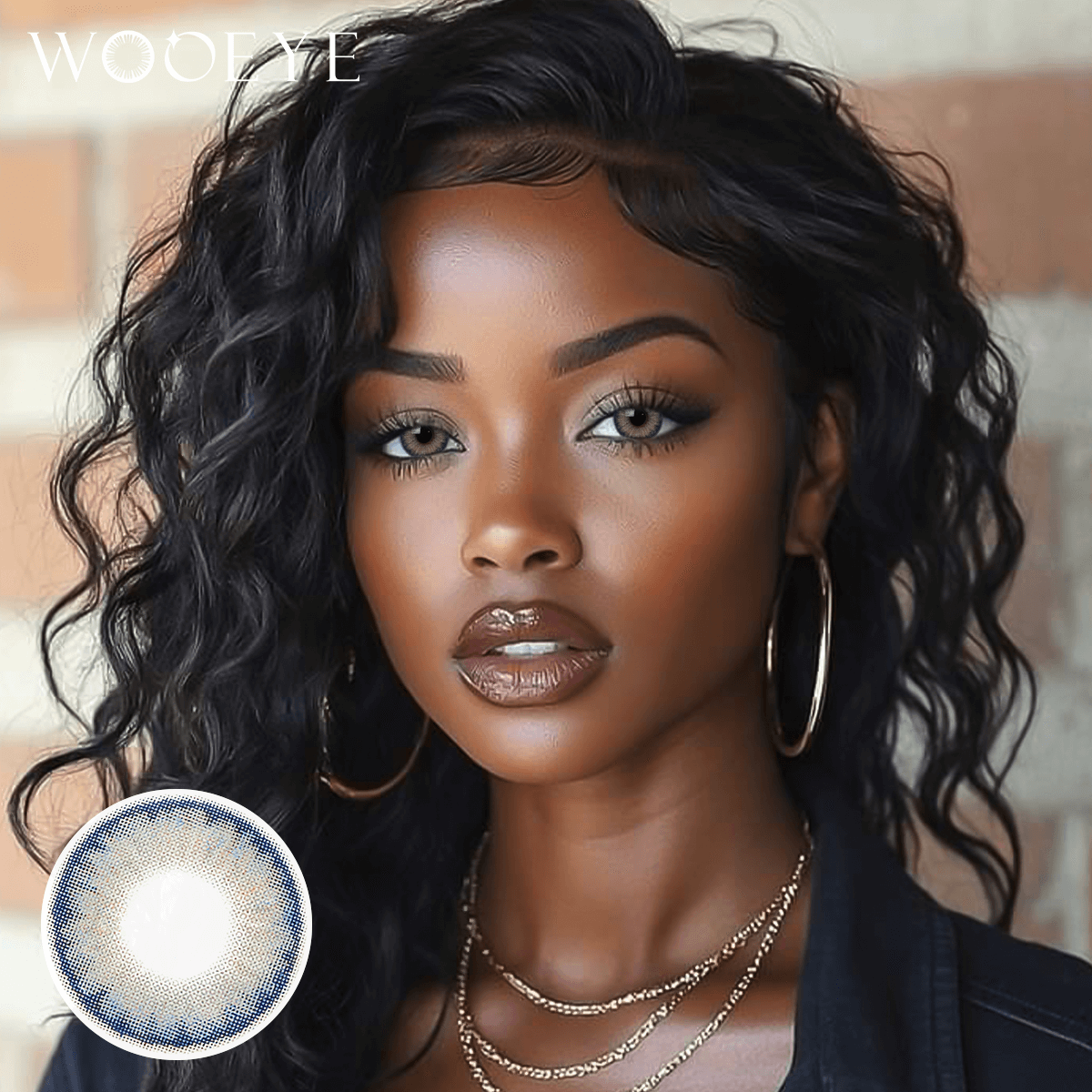 The girl's face is looking straight ahead, the upper left is the Wooeye logo, and the lower left is a close-up of the Queen Blue contact lens