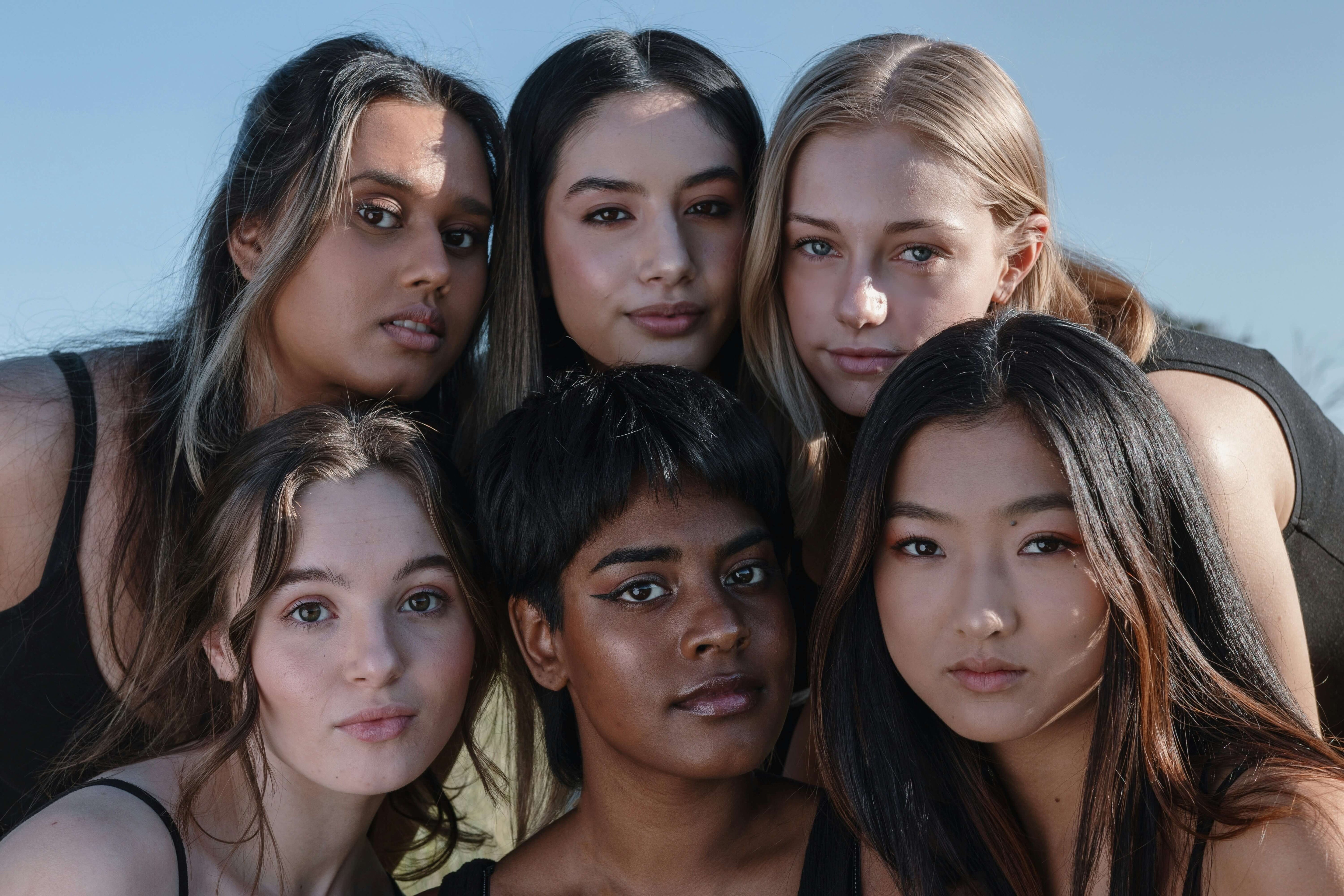 Choosing the perfect colored contacts for your skin tone