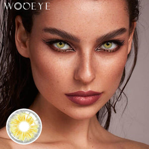 The girl's face is looking straight ahead, the upper left is the Wooeye logo, and the lower left is a close-up of the Chamer Green I contact lens